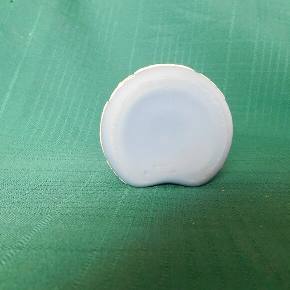 Wedgwood cream on lavender bean box Cupid as Oracle near mint condition - Picture 7 of 8